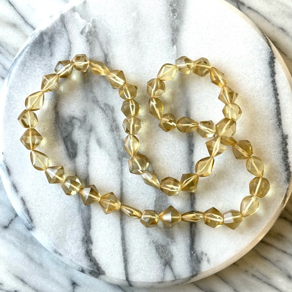Club Monaco pale gold cut acrylic necklace - Picture 4 of 5